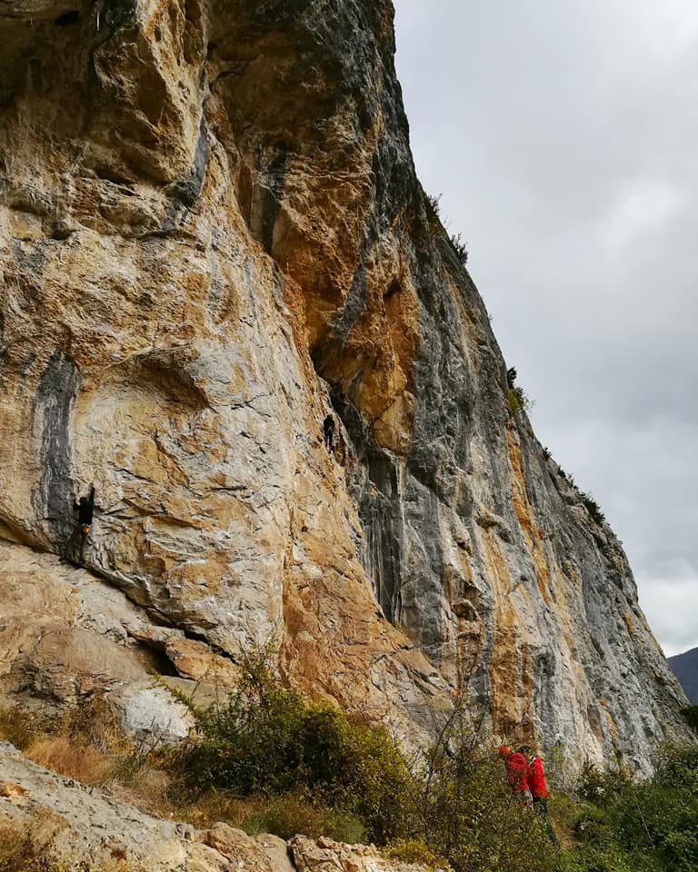 GC - escalade en ariege - falaise de genat - koan