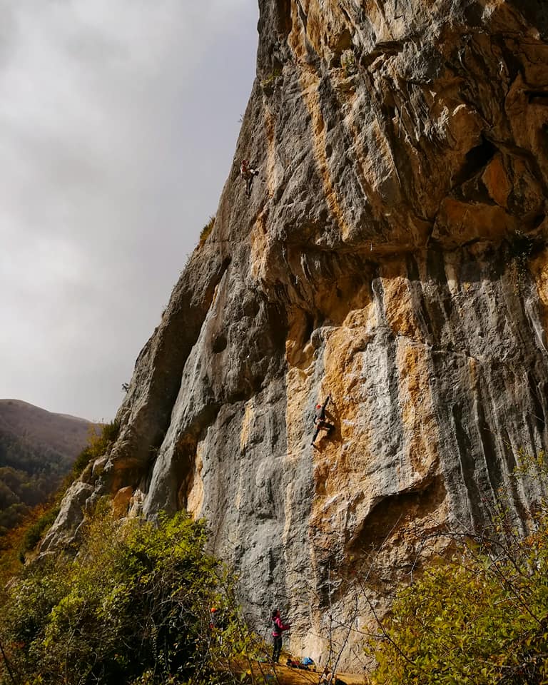 GC - falaise de génat - ariege - grotte