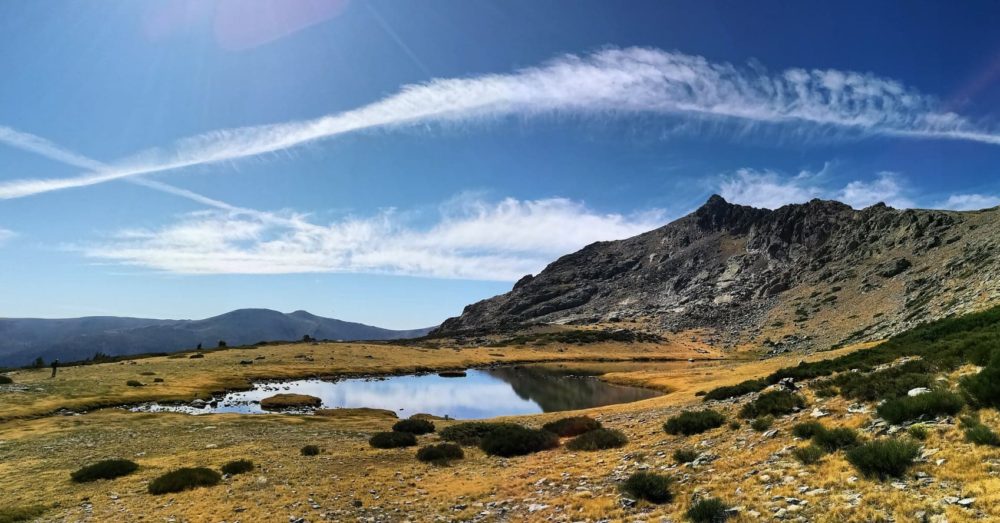 Vue d'ensemble du massif de la Peñalara et ses lacs