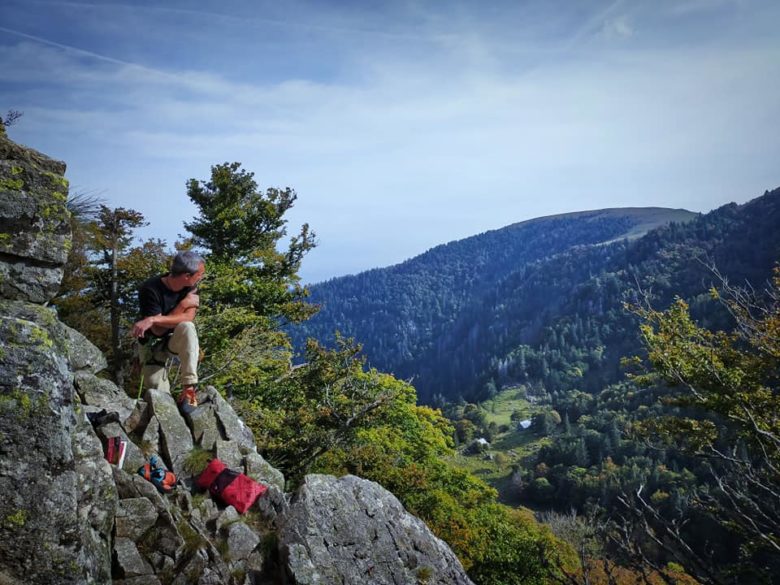 Au pieds des voies, secteur Strassburgerwand, avec vue sur le cirque du Frankenthal - octobre 2021