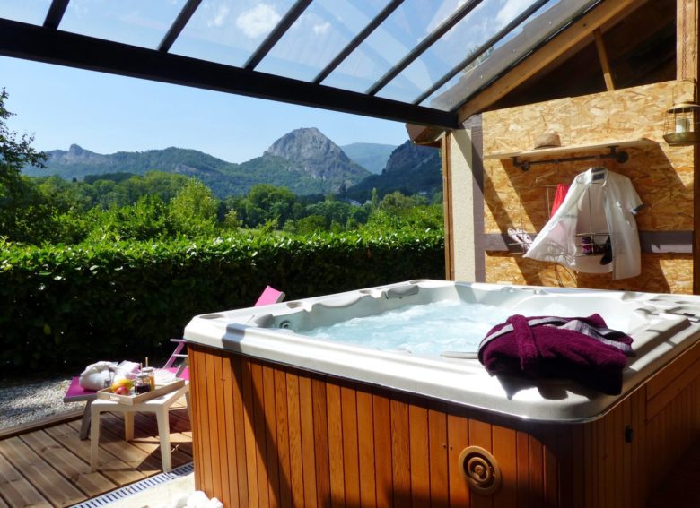 domaine fournié Jaccuzi-vue-sur-montagne