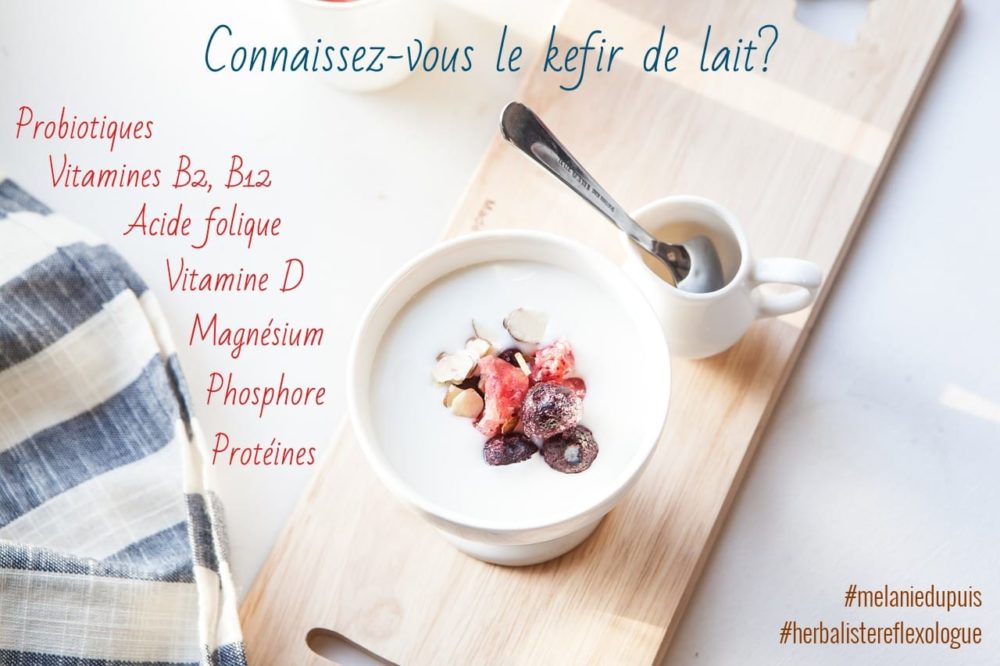 COMBO PHYTO KEFIR DE LAIT: Je le fais avec du lait de chèvre ou de brebis et je l'utilise notamment pour mes porridges miam-ô-fruits du matin. 😉  🐐 Certes, ce kefir ne convient pas aux végétaliens mais il peut convenir aux personnes sensibles au lactose (moi la première, le lactose me donne une surproduction de mucus)! En effet, c'est la transformation de ce sucre qui rend le kefir plus digeste mais pas que! Les petits êtres vivants qui peuplent les grains de kefir apportent d'autres bienfaits supplémentaires pendant la fermentation! 🤘  ⭐ Pour la fabrication, yapaplu simple. Des grains de kefir + du lait (pas de lait végétal) + 30h de fermentation = du kefir de lait! 😉