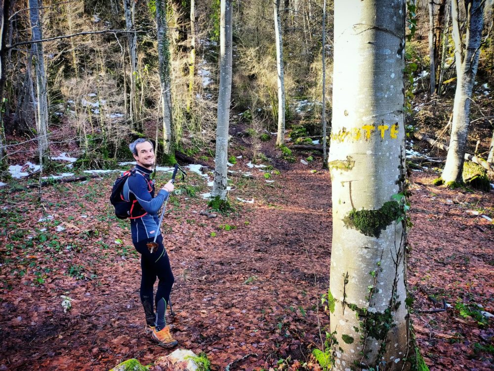 18/01/21 - Ne loupez pas l'indication sur l'arbre pour trouver la grotte!