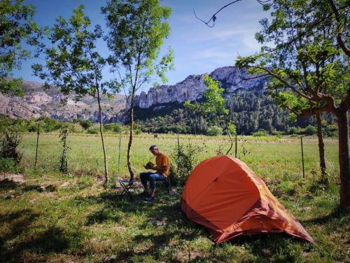 Notre Green Traveller étant chez le garagiste, nous avons sorti la tente - mai 2021